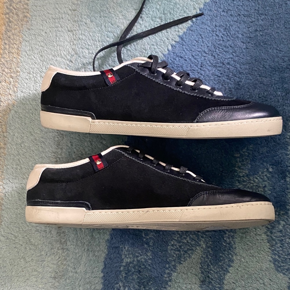 Gucci Men's Black and White Sneakers - Picture 4 of 9
